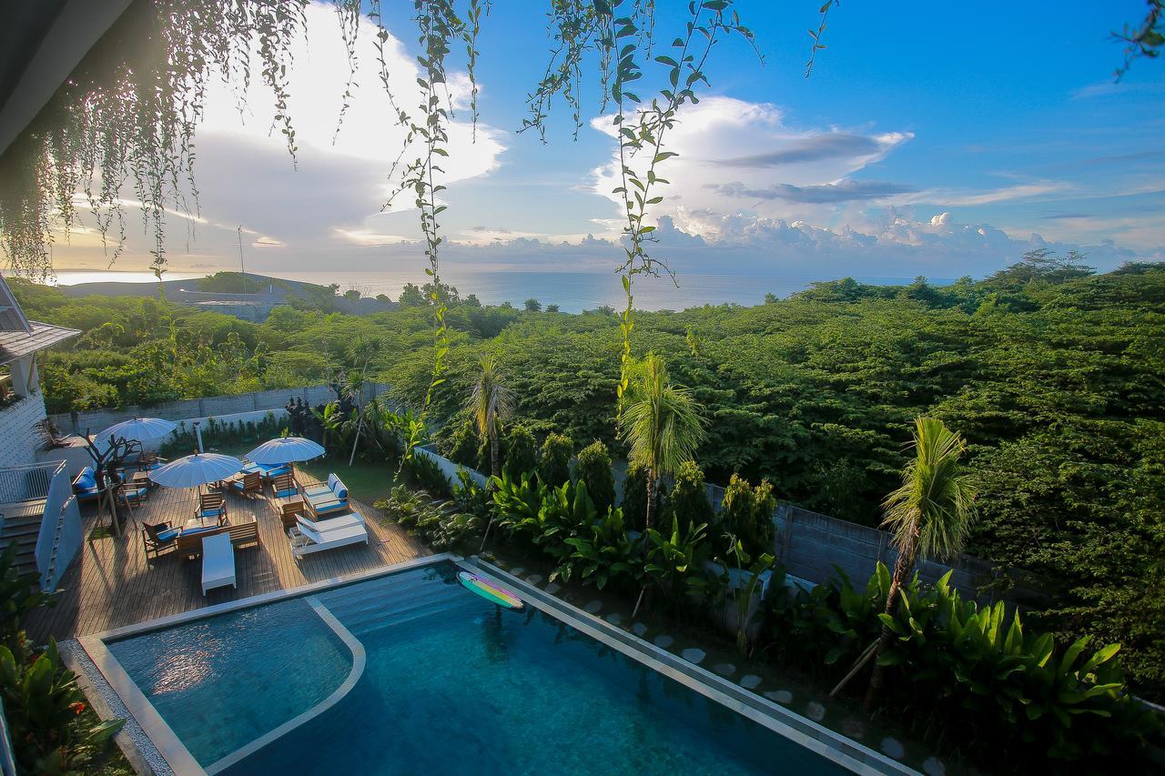 Hotel Padang-padang 3*